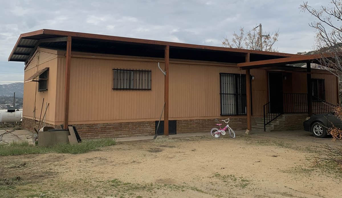 Se vende amplio terreno con traila $250 dlls x m2